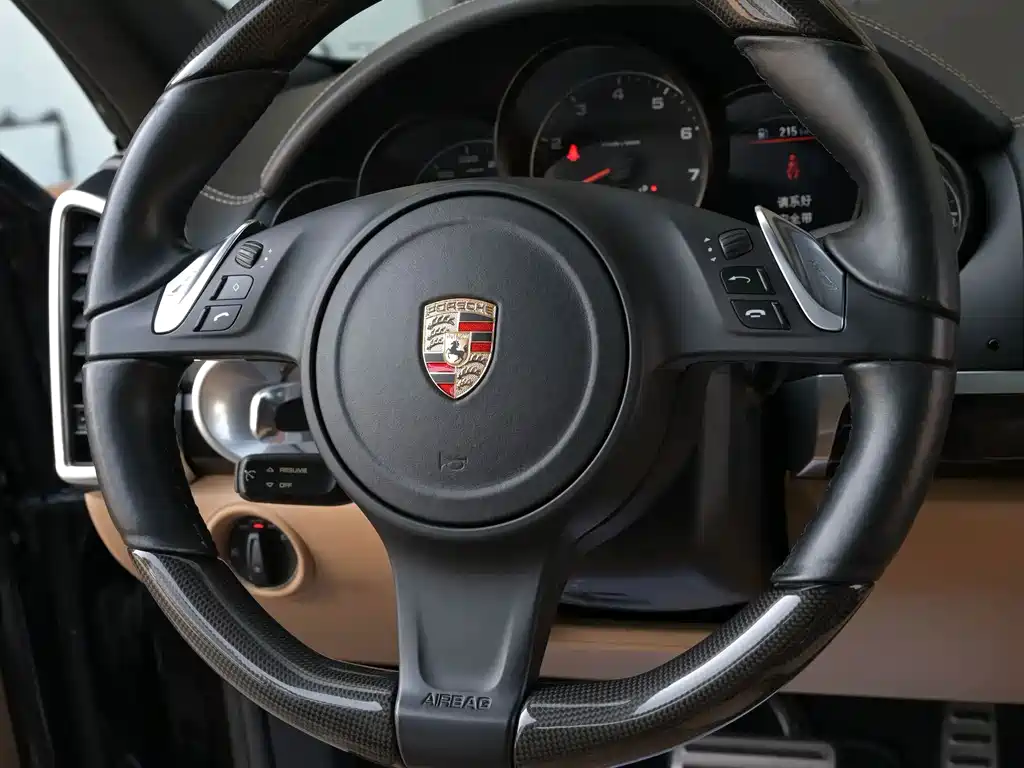 Porsche Cayenne 2013 — фото 11
