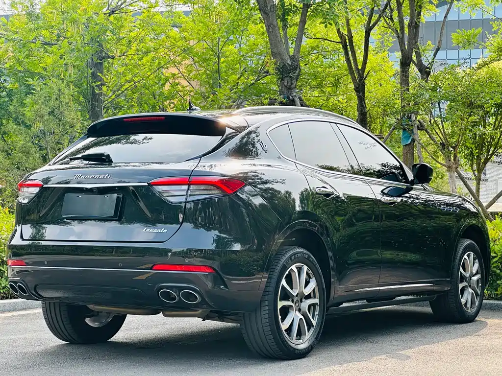 Maserati Levante 2022 — фото 12