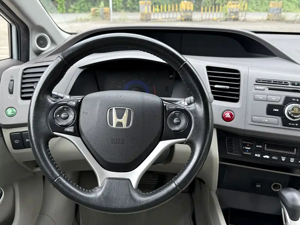 Honda Civic 2012 — фото 9