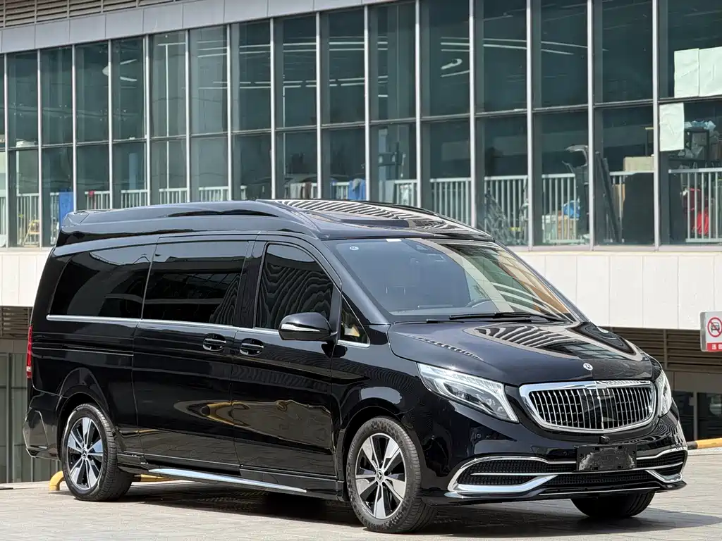Mercedes-Benz V-Class 2023 — фото 4