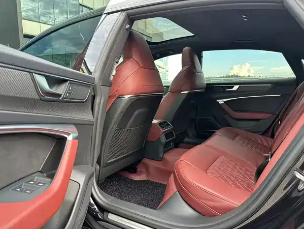 Audi A7L 2023