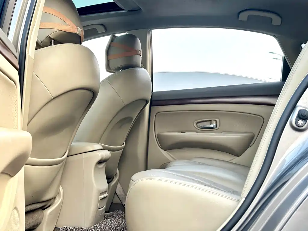 Nissan Sylphy 2010 — фото 33