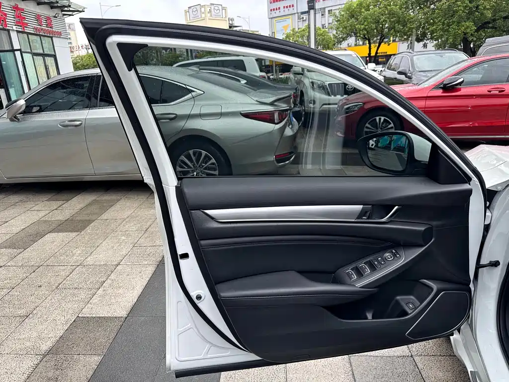 Honda Accord 2022 — фото 23