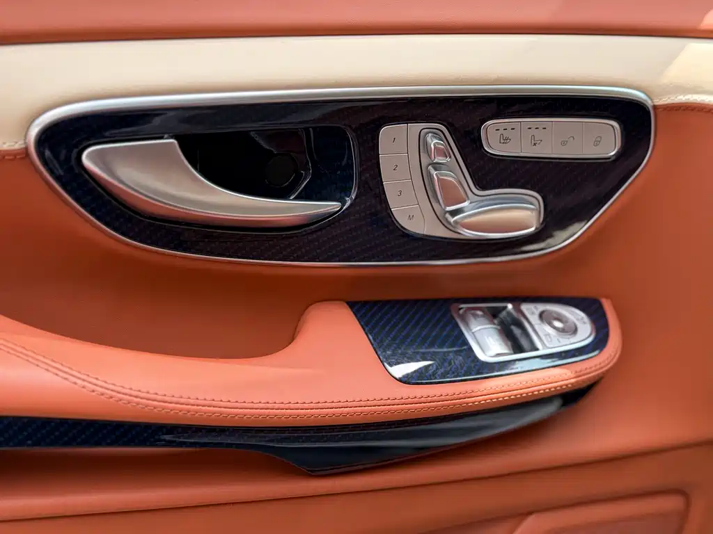 Mercedes-Benz V-Class 2023 — фото 6