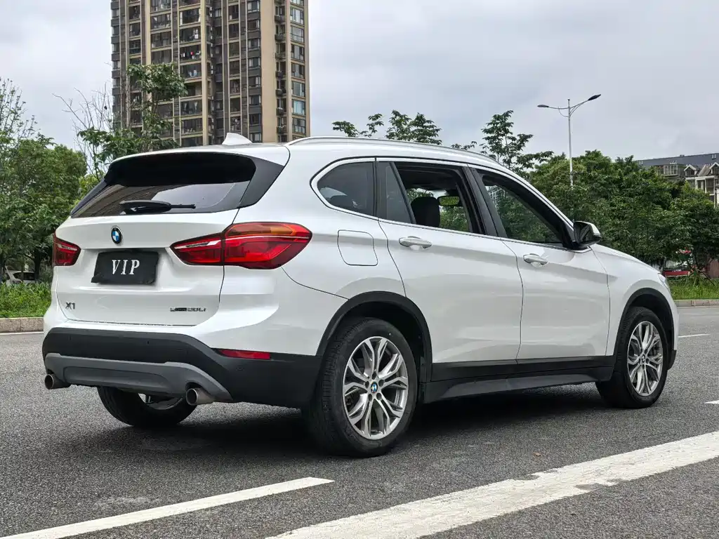 BMW X1 2018 — фото 9