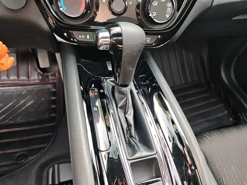 Honda Vezel 2020 — фото 11
