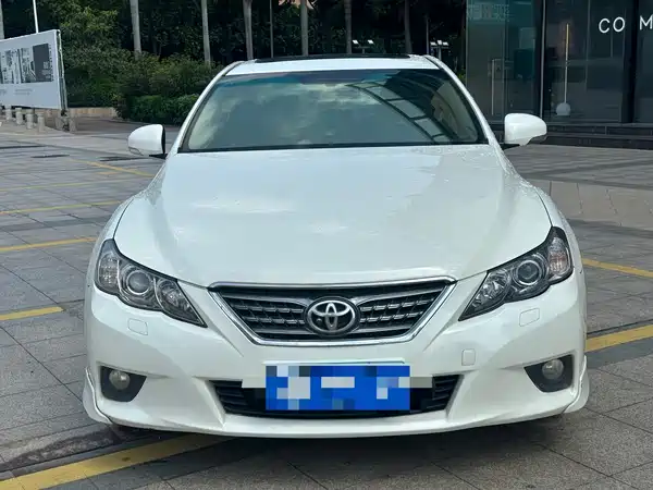 Toyota Reiz 2013