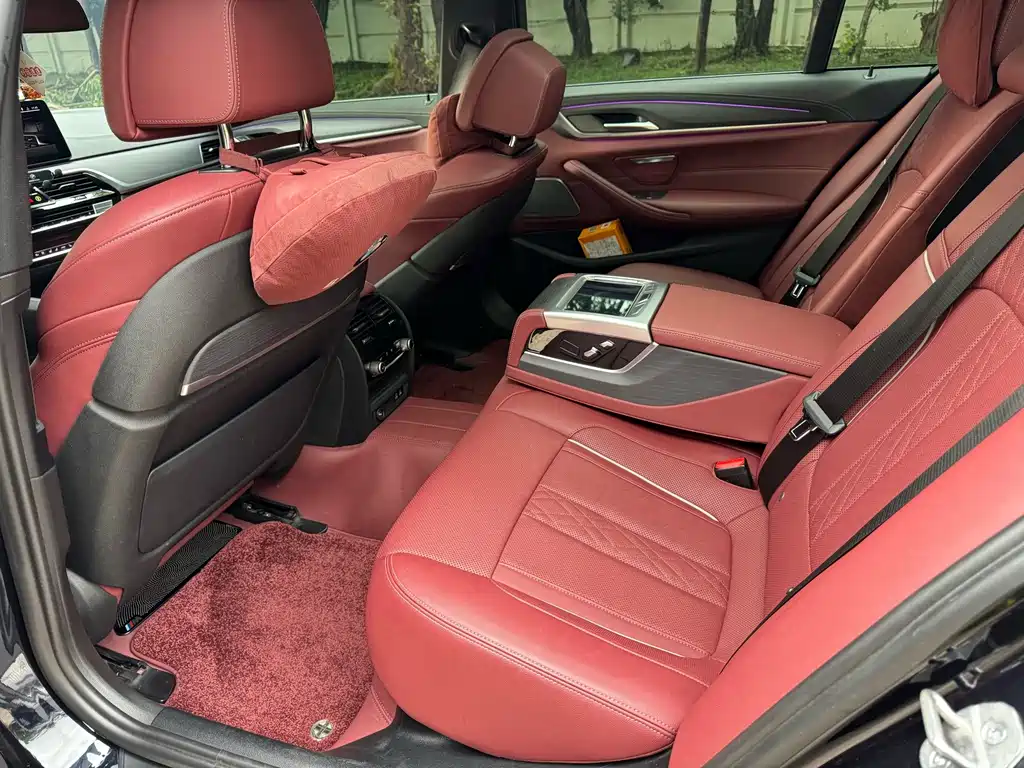 BMW 5 Series 2022 — фото 10