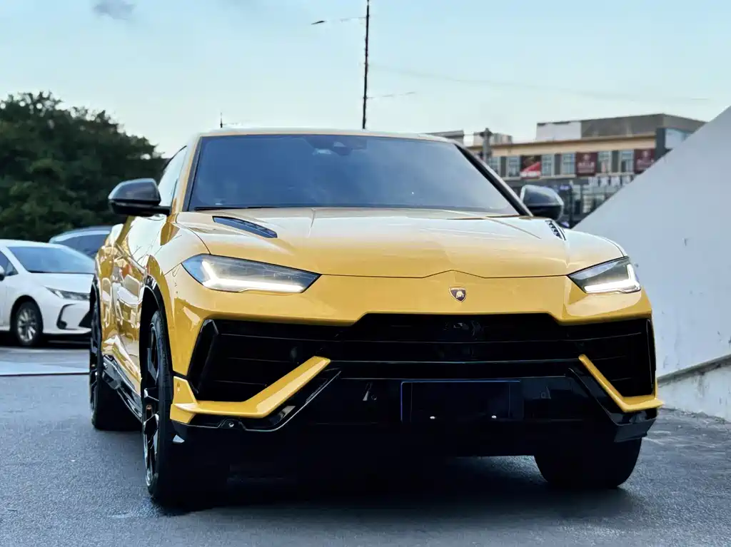 Lamborghini Urus 2024 — фото 3