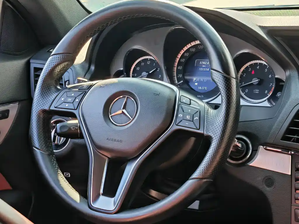 Mercedes-Benz E-Class 2013 — фото 14