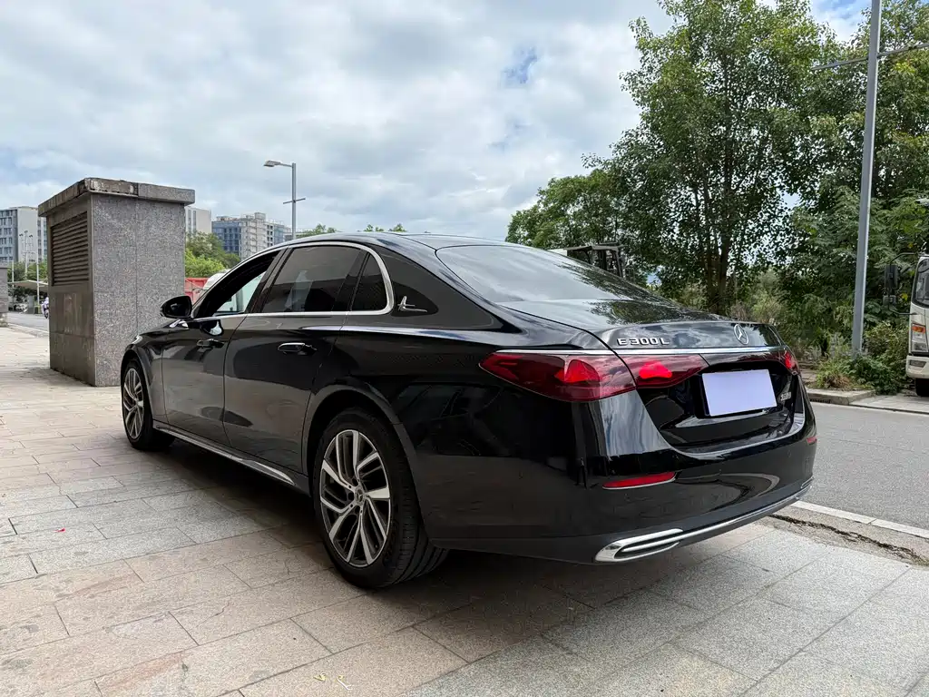 Mercedes-Benz E-Class 2024