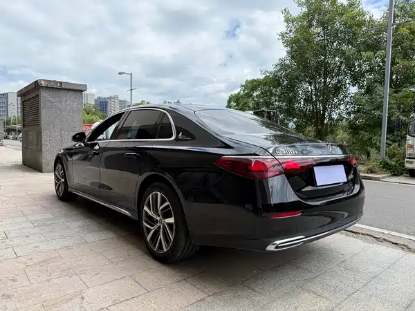 Mercedes-Benz E-Class 2024