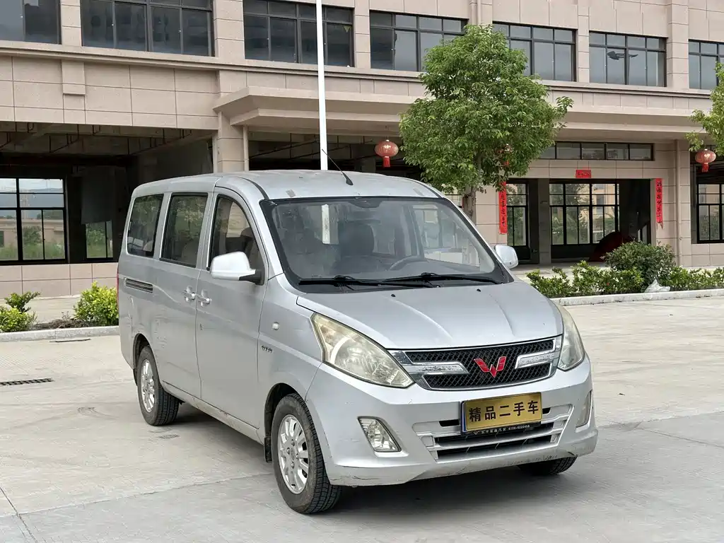 Wuling Rongguang V 2017 — фото 2