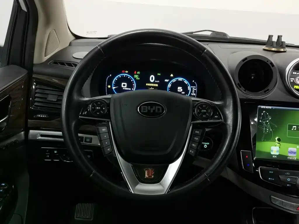 BYD Tang New Energy 2015 — фото 11