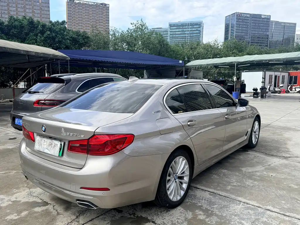 BMW 5 Series New Energy 2019 — фото 8