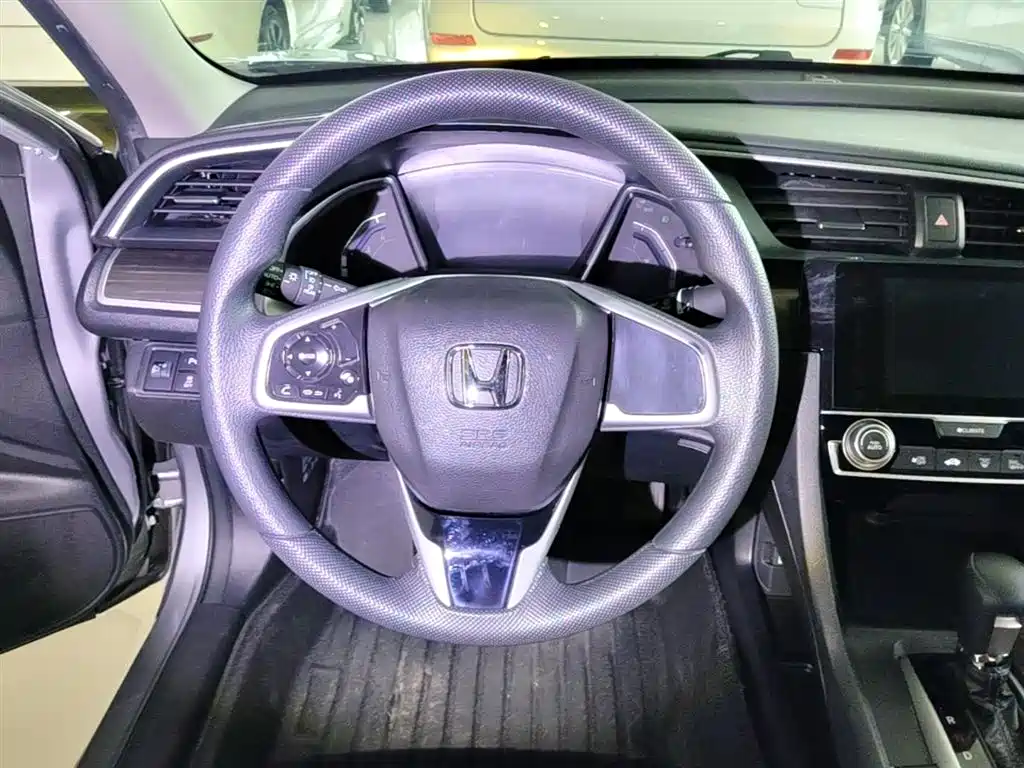 Honda Civic 2021 — фото 11
