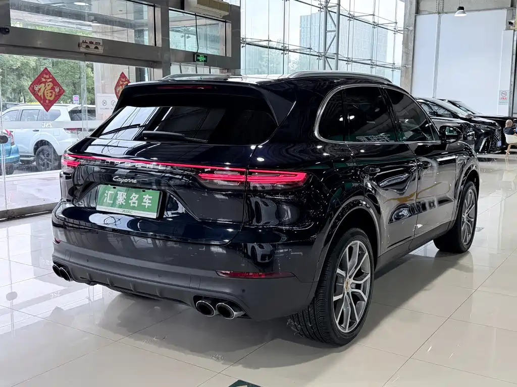 Porsche Cayenne Hybrid 2022 — фото 25