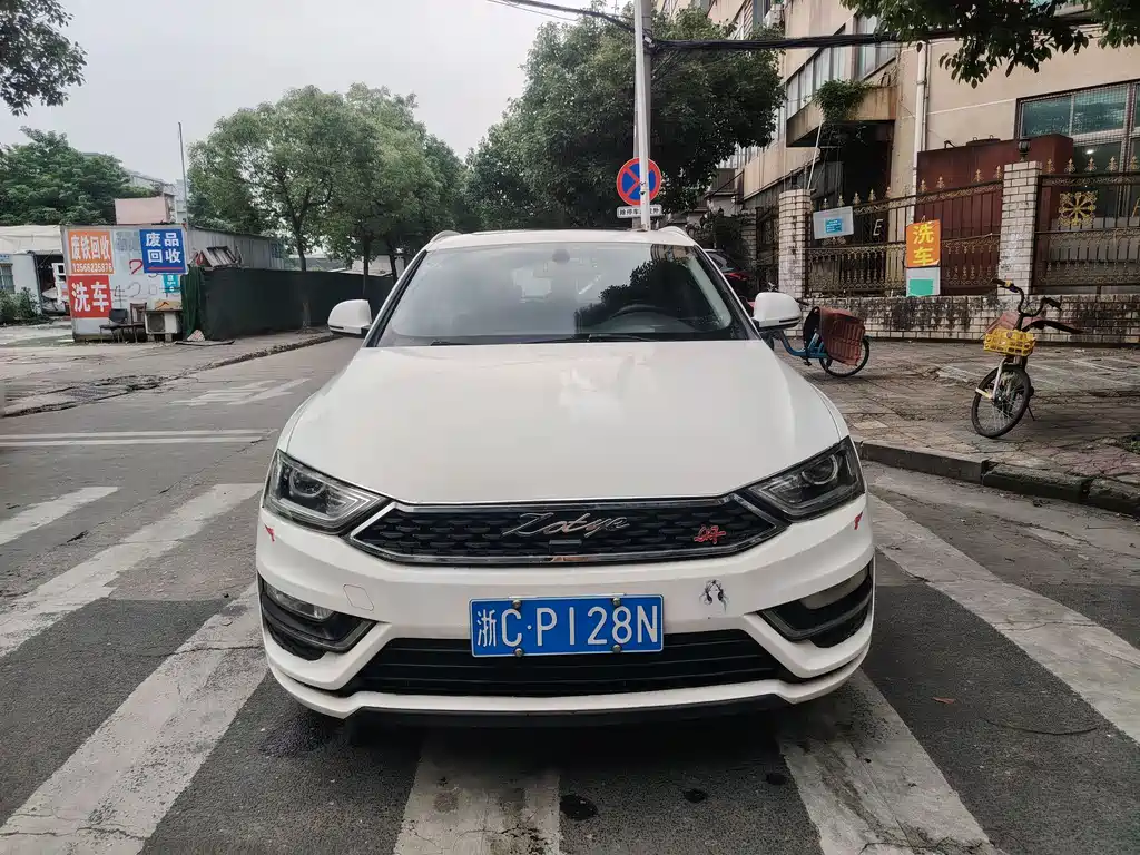 Zotye SR7 2016 — фото 2
