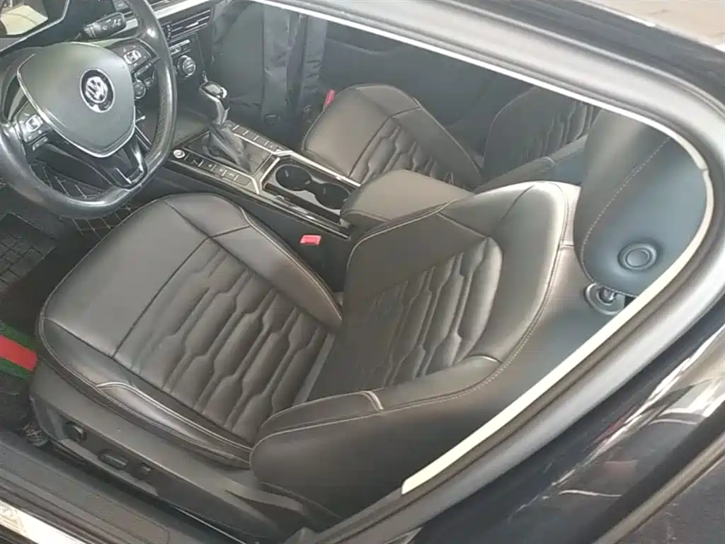 Volkswagen Passat 2019 — фото 15