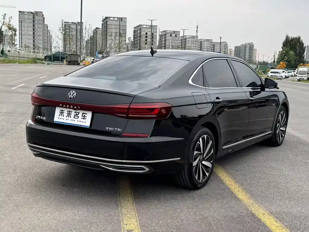 Volkswagen Passat 2023 — фото 13