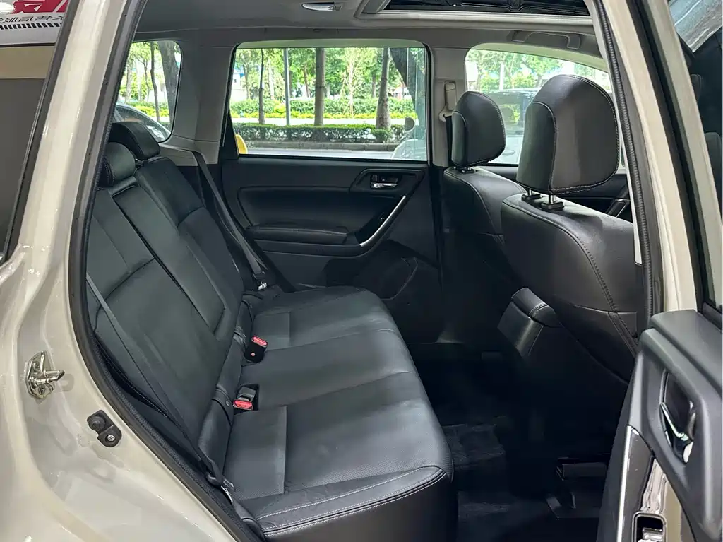 Subaru Forester 2018 — фото 11