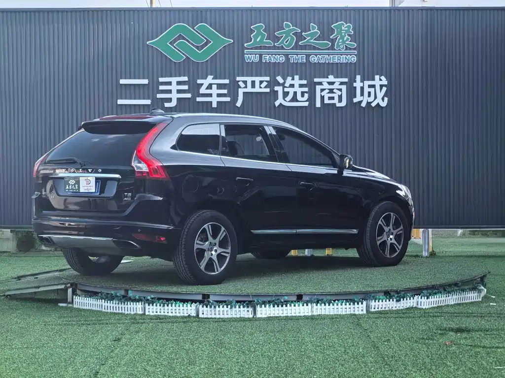 Volvo XC60 2015 — фото 15