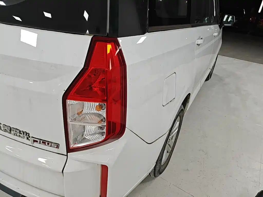 Wuling Hongguang PLUS 2020 — фото 8