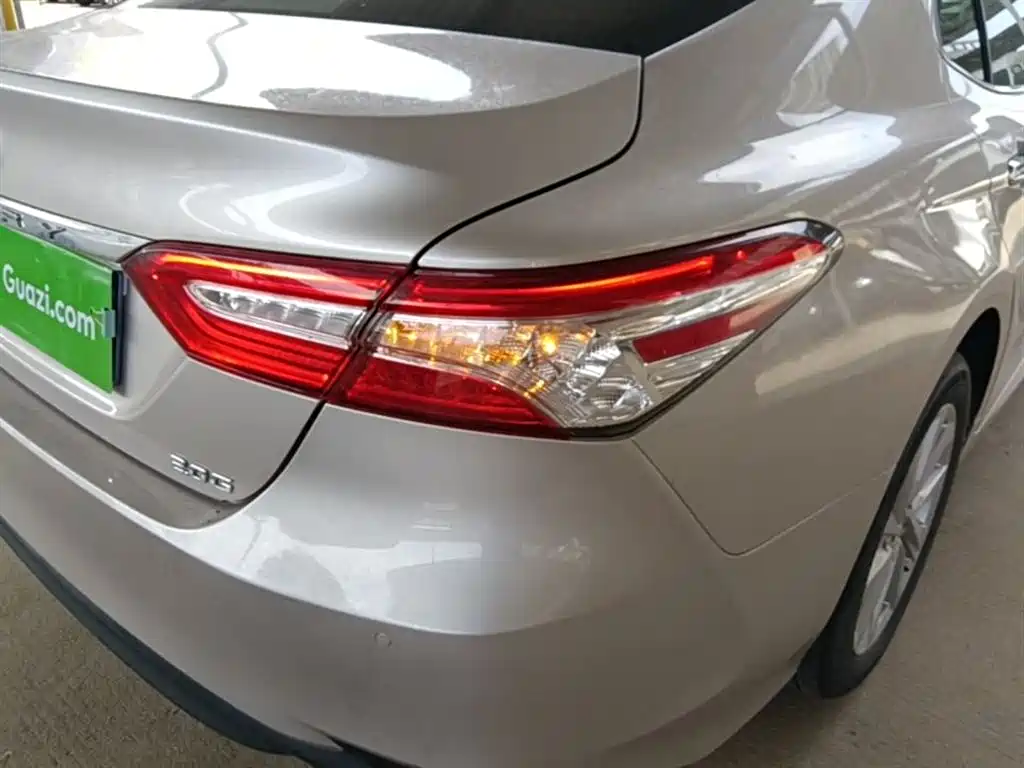 Toyota Camry 2022 — фото 7