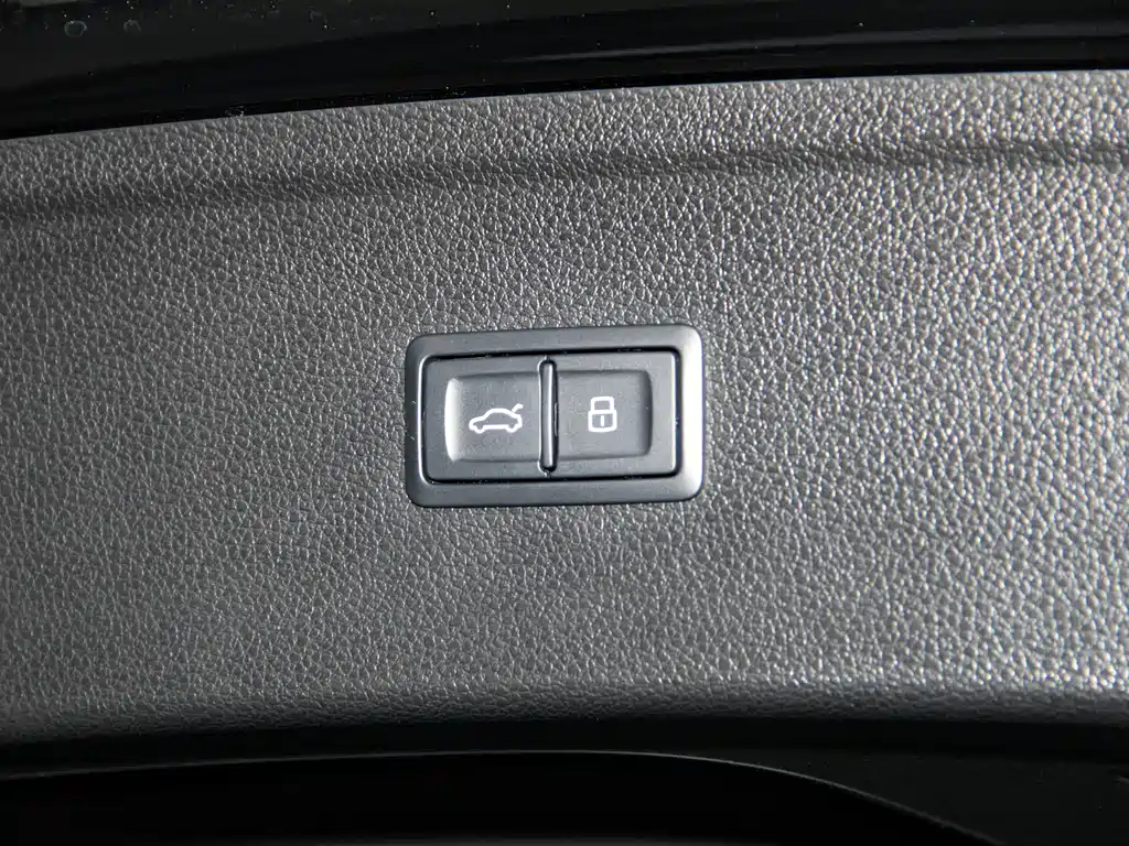 Audi Q5L 2024 — фото 24