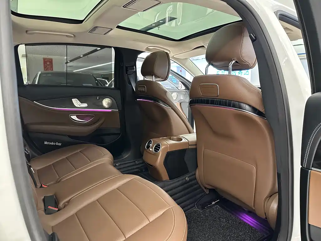 Mercedes-Benz E-Class 2018 — фото 15