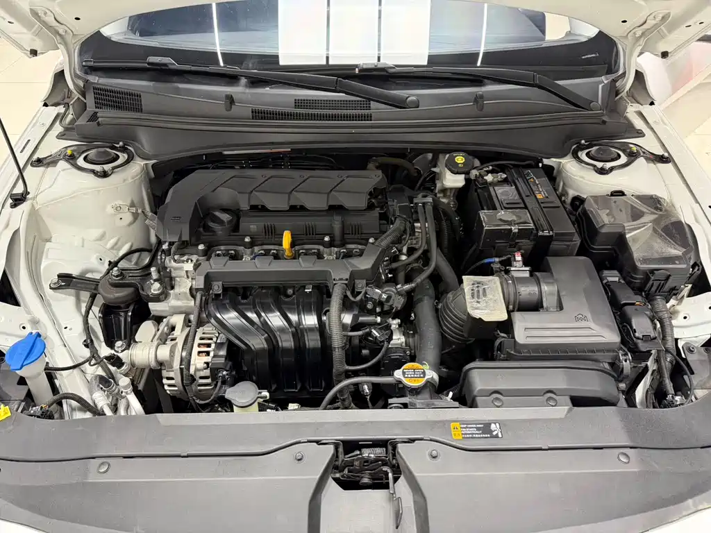 Hyundai Elantra 2023 — фото 18