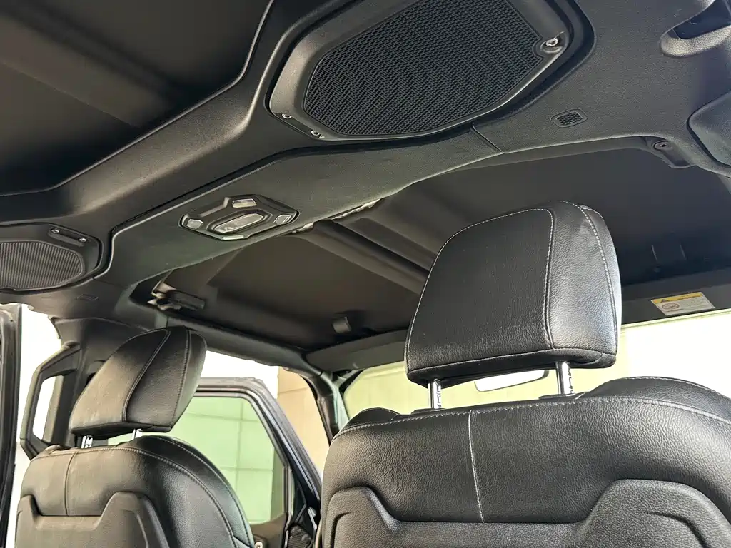 Jeep Wrangler 2021 — фото 17