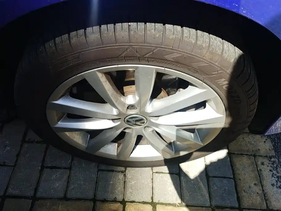 Volkswagen Magotan 2012