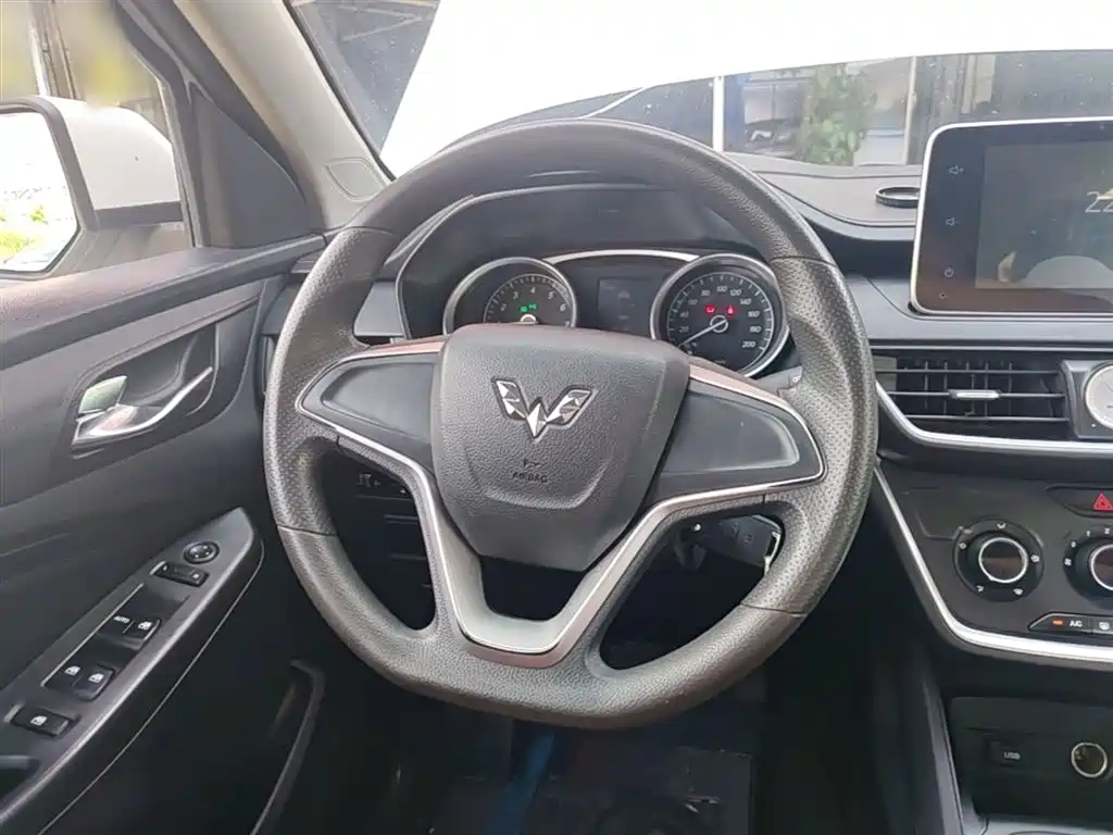 Wuling Hongguang S3 2020 — фото 11