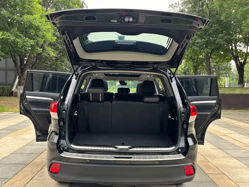 Toyota Highlander 2020 — фото 26