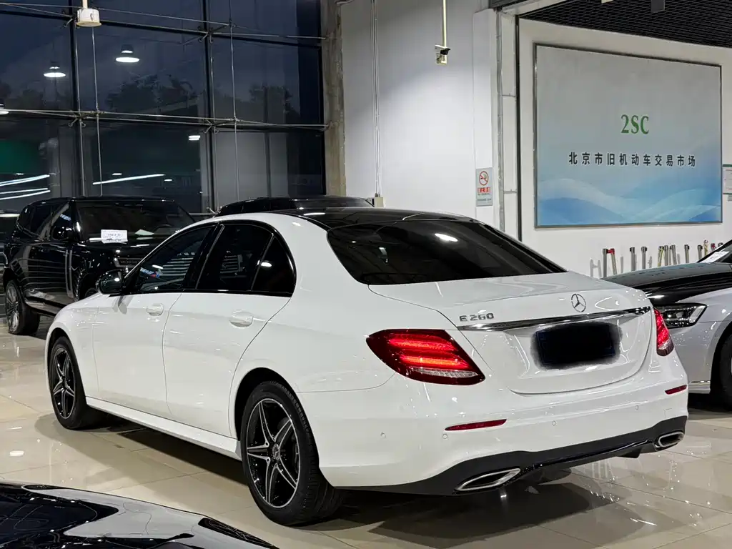 Mercedes-Benz E-Class 2020 — фото 21