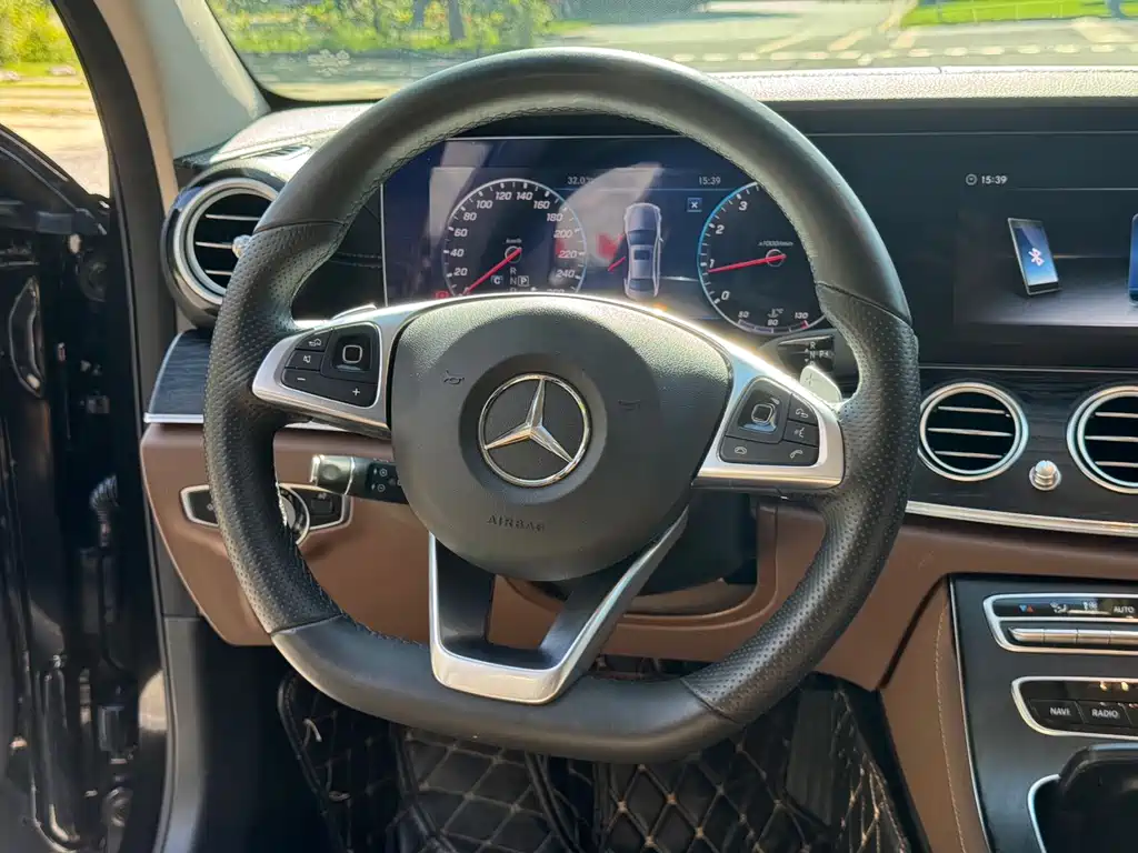 Mercedes-Benz E-Class 2018 — фото 16