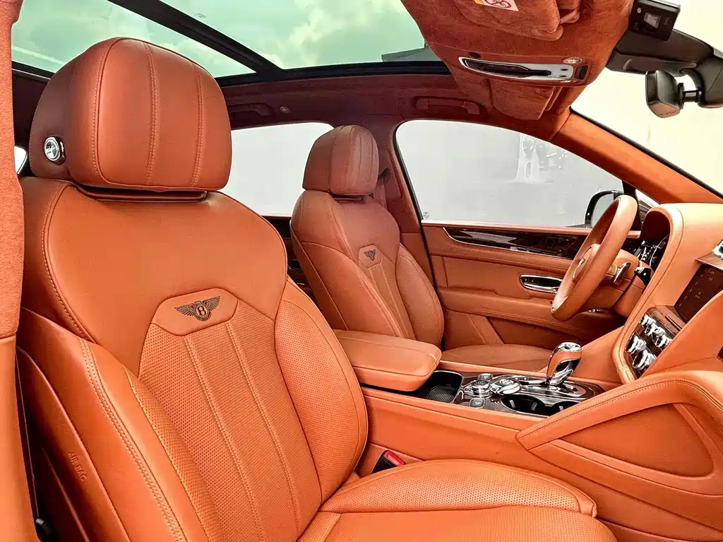 Bentley Bentayga 2022 — фото 10