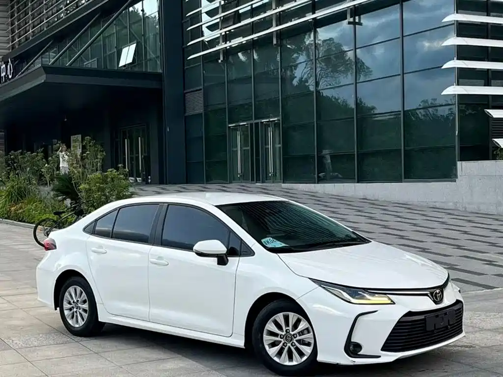 Toyota Corolla 2022 — фото 8