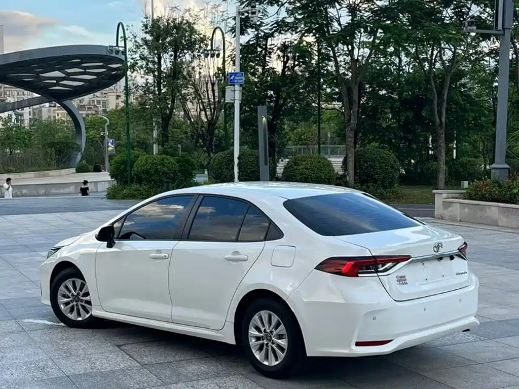 Toyota Corolla 2022 — фото 9