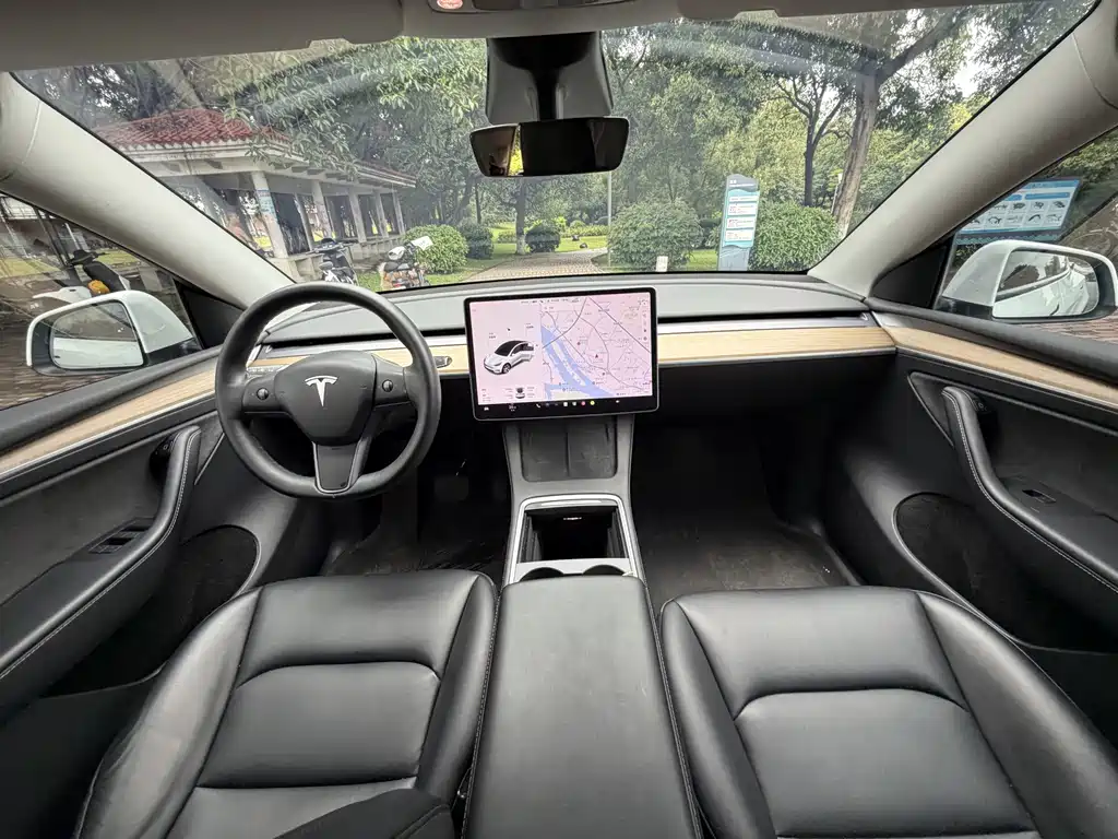 Tesla Model Y 2021 — фото 16