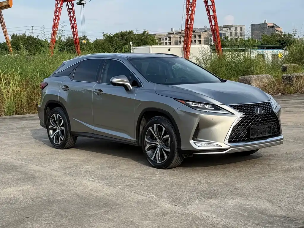 Lexus RX 2021 — фото 1