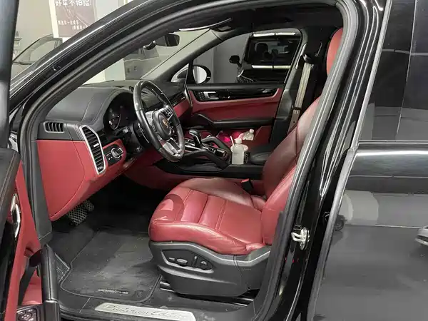 Porsche Cayenne 2023