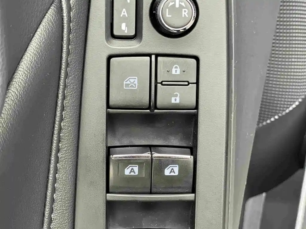 Toyota Avalon 2023 — фото 19