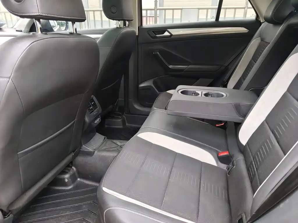 Volkswagen T-Roc 2021 — фото 13