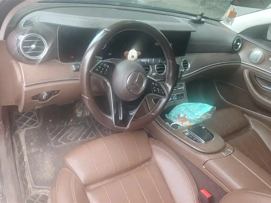 Mercedes-Benz E-Class 2022 — фото 12