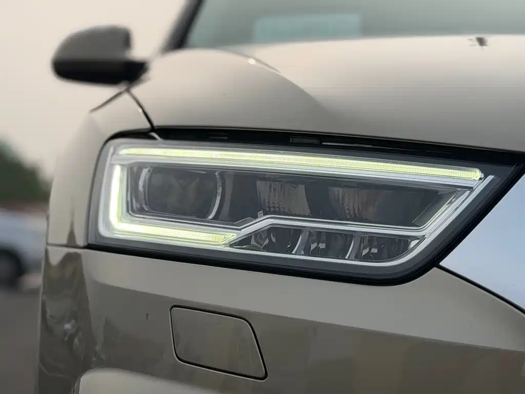 Audi Q3 2018 — фото 10
