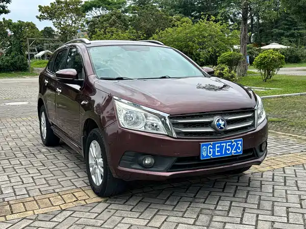 Venucia T70 2015