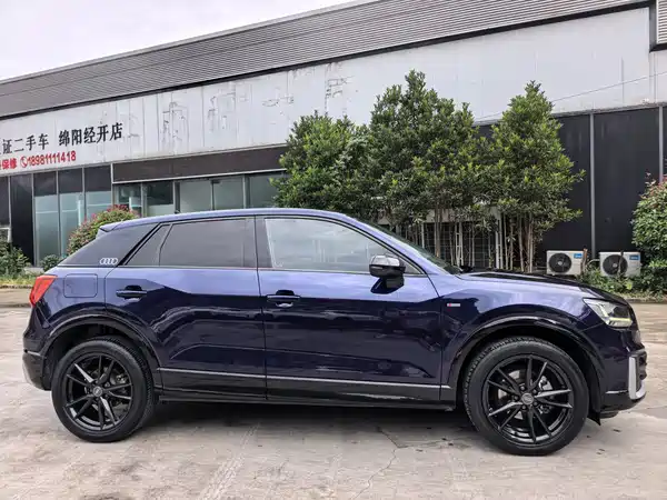 Audi Q2L 2020