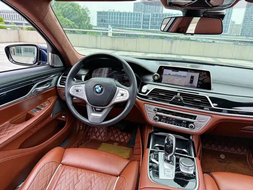 BMW 7 Series 2021 — фото 12